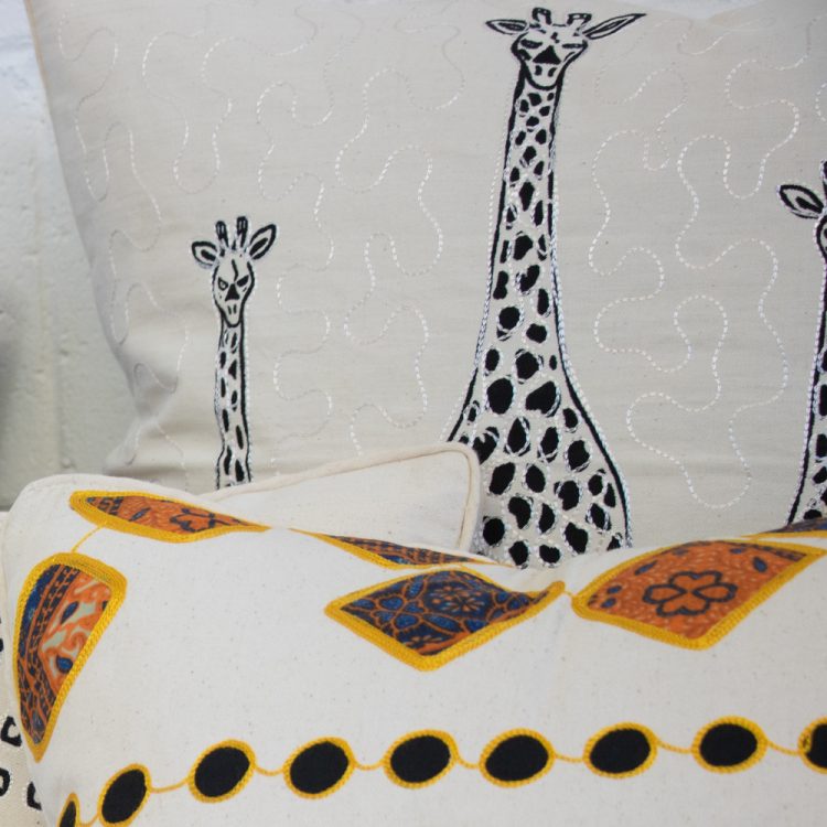 Giraffe cushion cover | Gallery 2