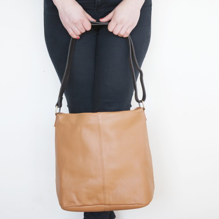 Tan leather slouch bag | TradeAid