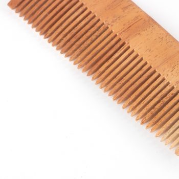 Mini wooden comb | Gallery 1 | TradeAid