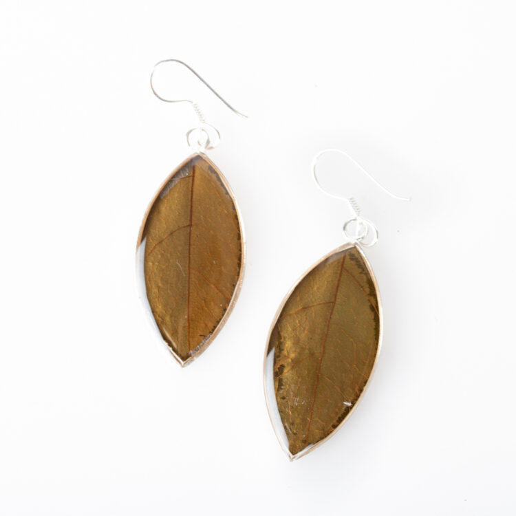 Resin leaf earrings | TradeAid