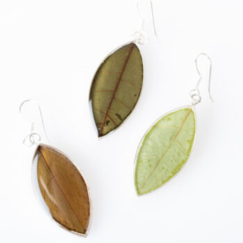 Resin leaf earrings | Gallery 2 | TradeAid