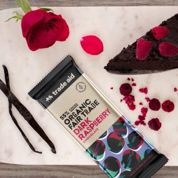 Organic 55% dark raspberry chocolate – 100g | Gallery 1