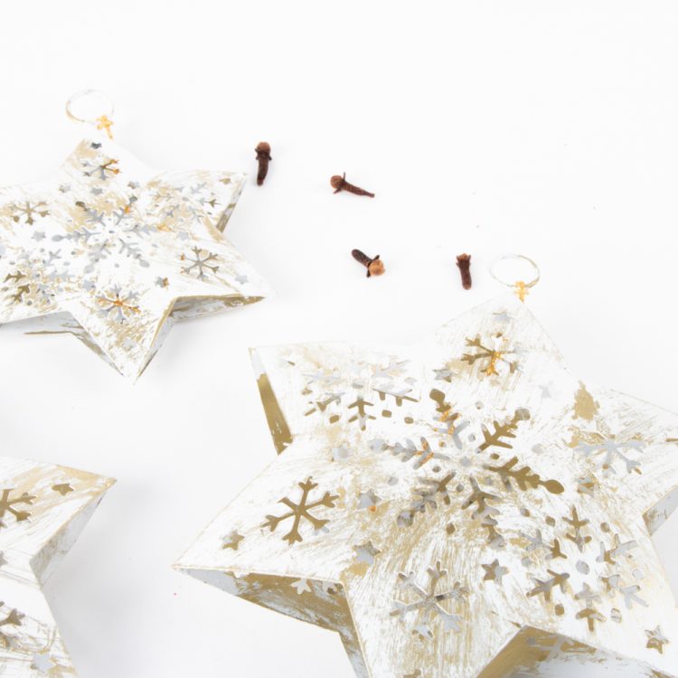 Small painted metal star | Gallery 2 | TradeAid