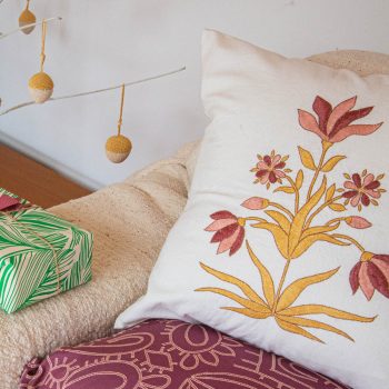 Exotic flower cushion cover