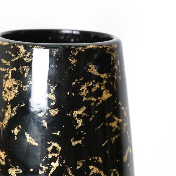 Black and gold lacquer vase | Gallery 2