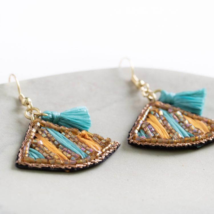 Shades of the desert earrings | Gallery 1 | TradeAid