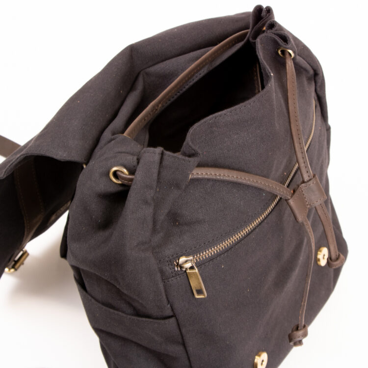 Black canvas backpack | Gallery 1