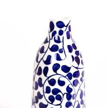 Spiral leaf ceramic vase | Gallery 1