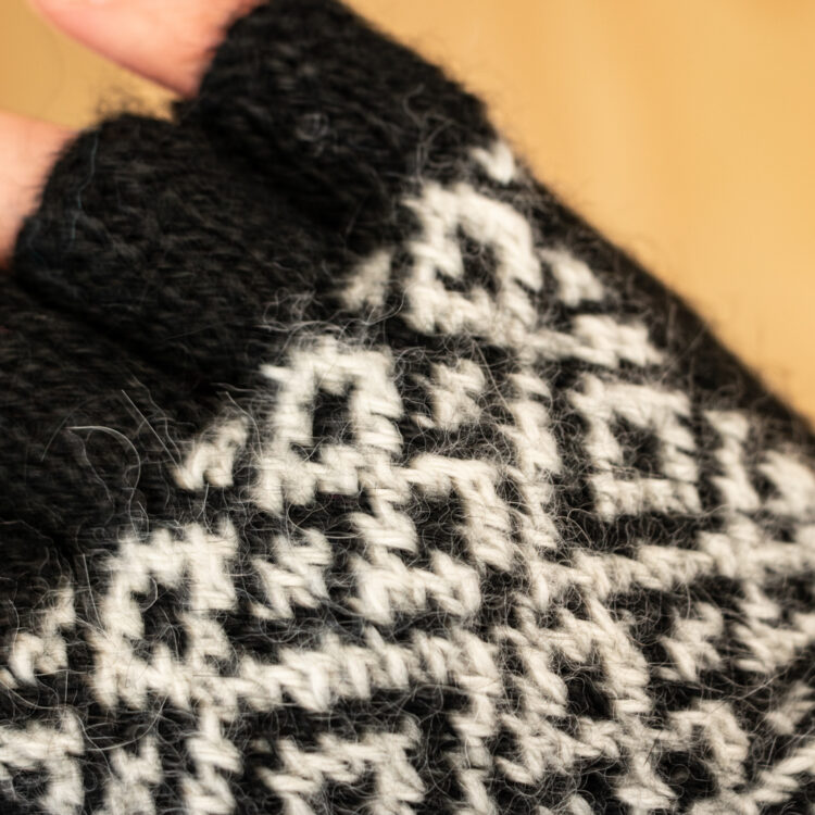 Black and white fingerless gloves | Gallery 2 | TradeAid
