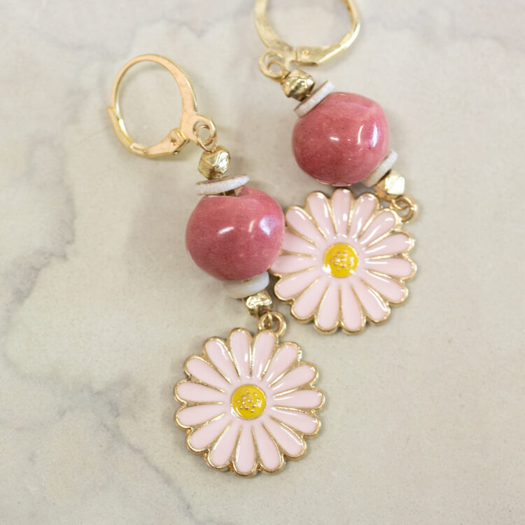 Pink daisy earrings | Gallery 2