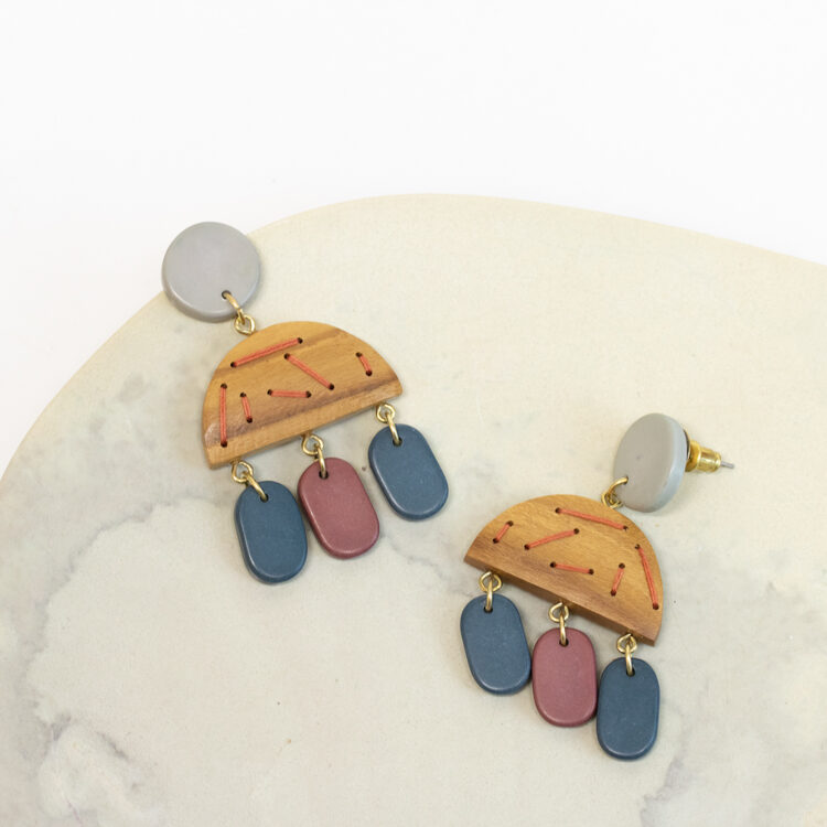 Clay and wood earrings | Gallery 1