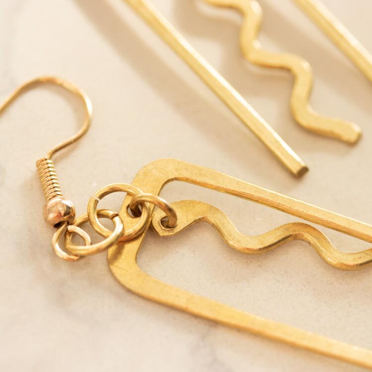 Gold wavy earrings | Gallery 2