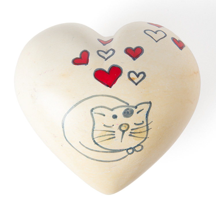 Stone heart with cat | Gallery 1